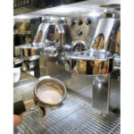 ⁦سلة مغلقة للشطف العكسي لمكينة الاسبريسو ٥٨ ملي⁩ - الصورة ⁦2⁩